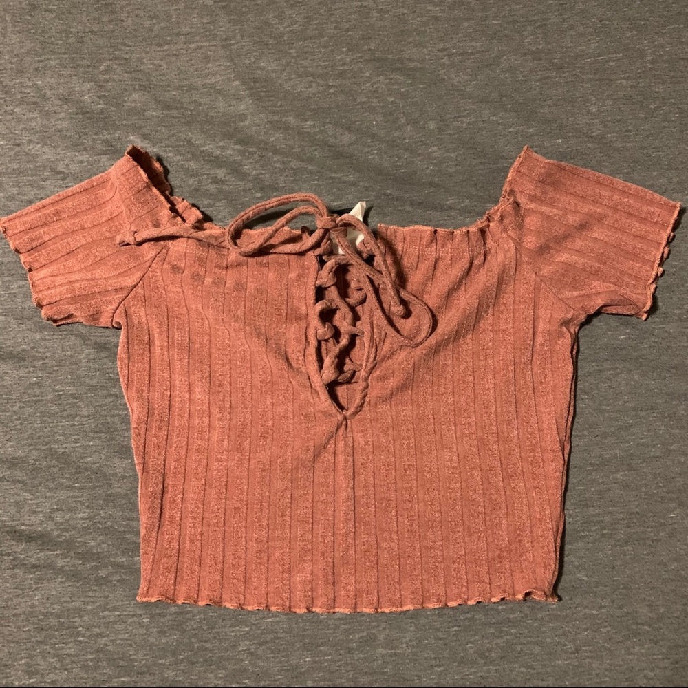 Off shoulder babe top